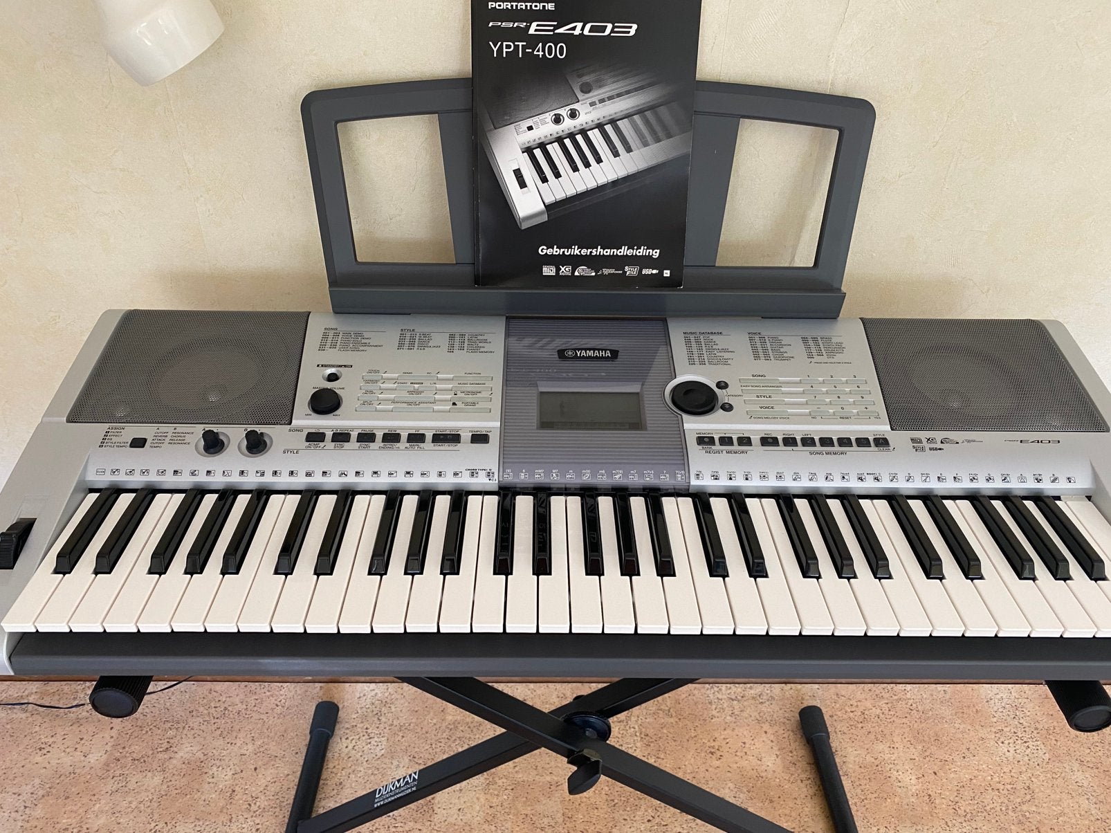 Yamaha  PSR E 403 keybord met standaard, Ophalen, Yamaha, Met standaard, 61 toetsen
