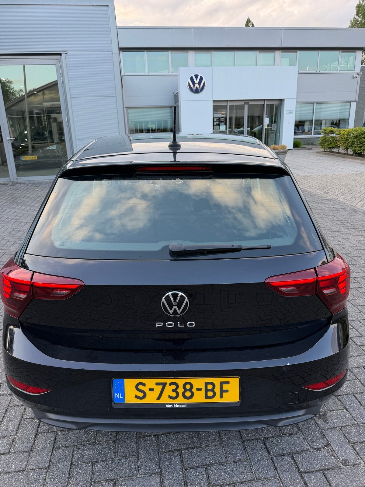 Volkswagen Polo 1.0 TSI 95pk Dsg-7 2022 Zwart AUTOMAAT