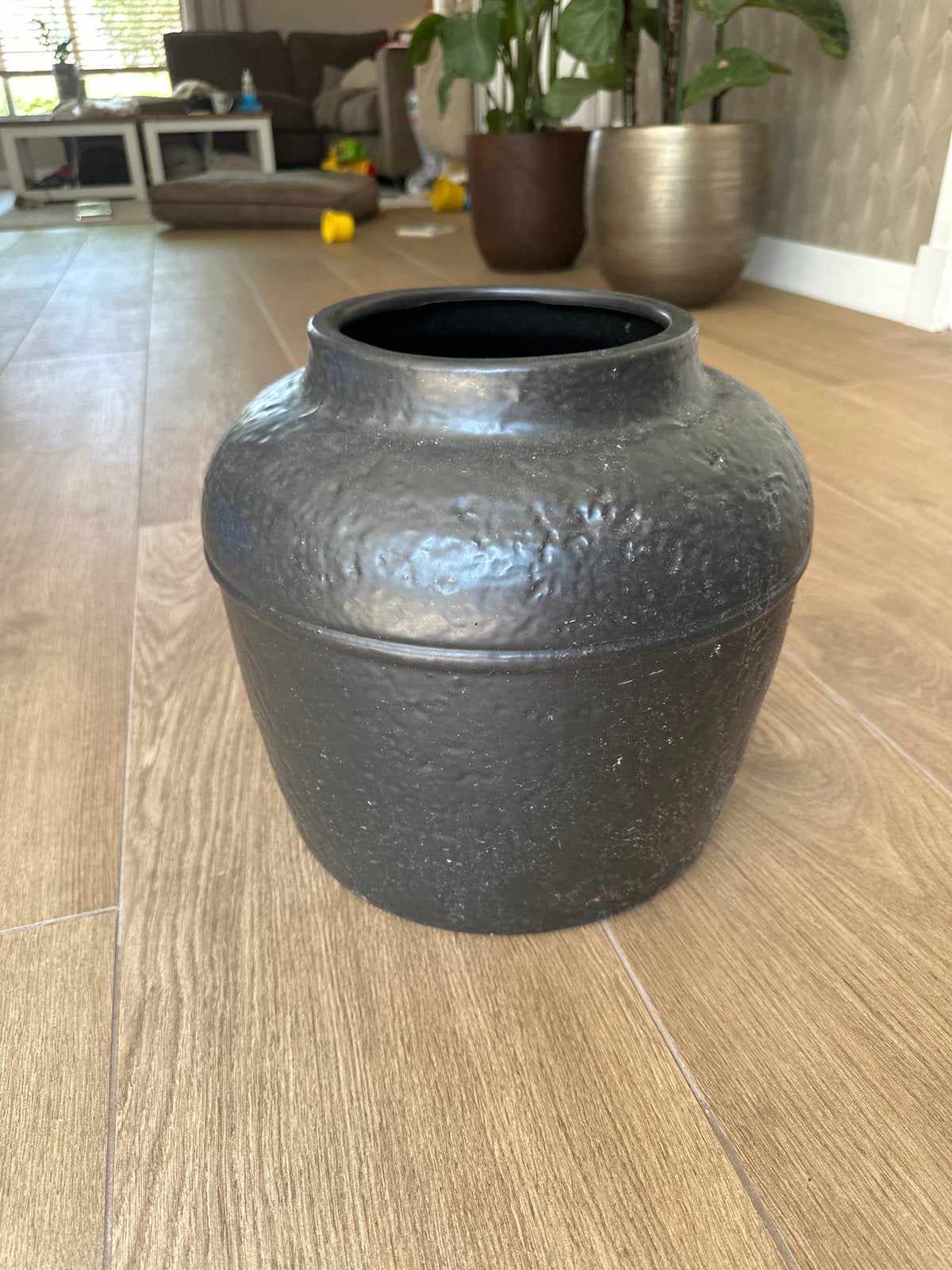 Mooie Riverdale pot - Zwart met structuur, Huis en Inrichting, Ophalen, Gebruikt, Met patroon/structuur, Zwart
