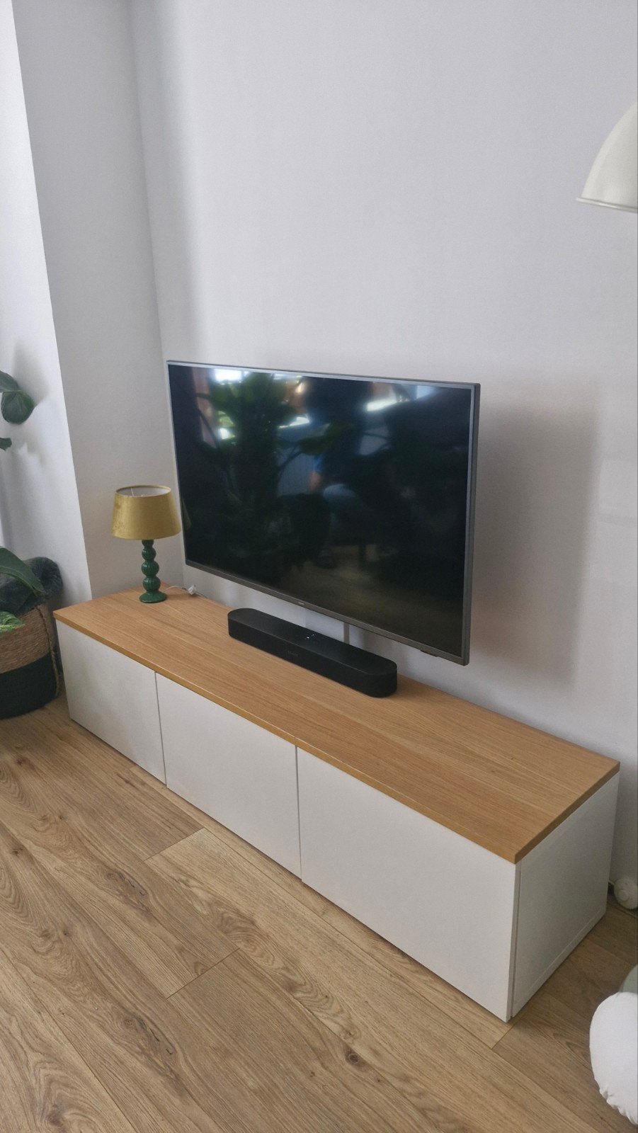 Ikea Besta TV meubel met tv beugel - zo goed als nieuw, Ophalen, Modern, Scandinavisch, 150 tot 200 cm, Zo goed als nieuw