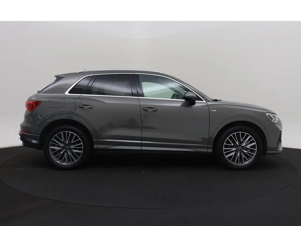 Audi Q3 45 TFSI e S edition | ex BPM | Design | 19"| LED | M, Stof, Gebruikt, Zwart, Automatische klimaatregeling