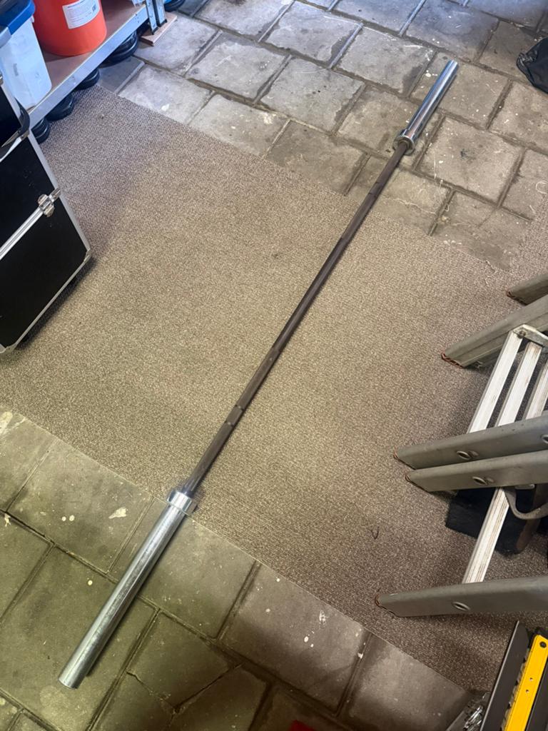 Fitness barbell 20 kg, Sport en Fitness, Fitnessmaterialen, Ophalen, Zo goed als nieuw