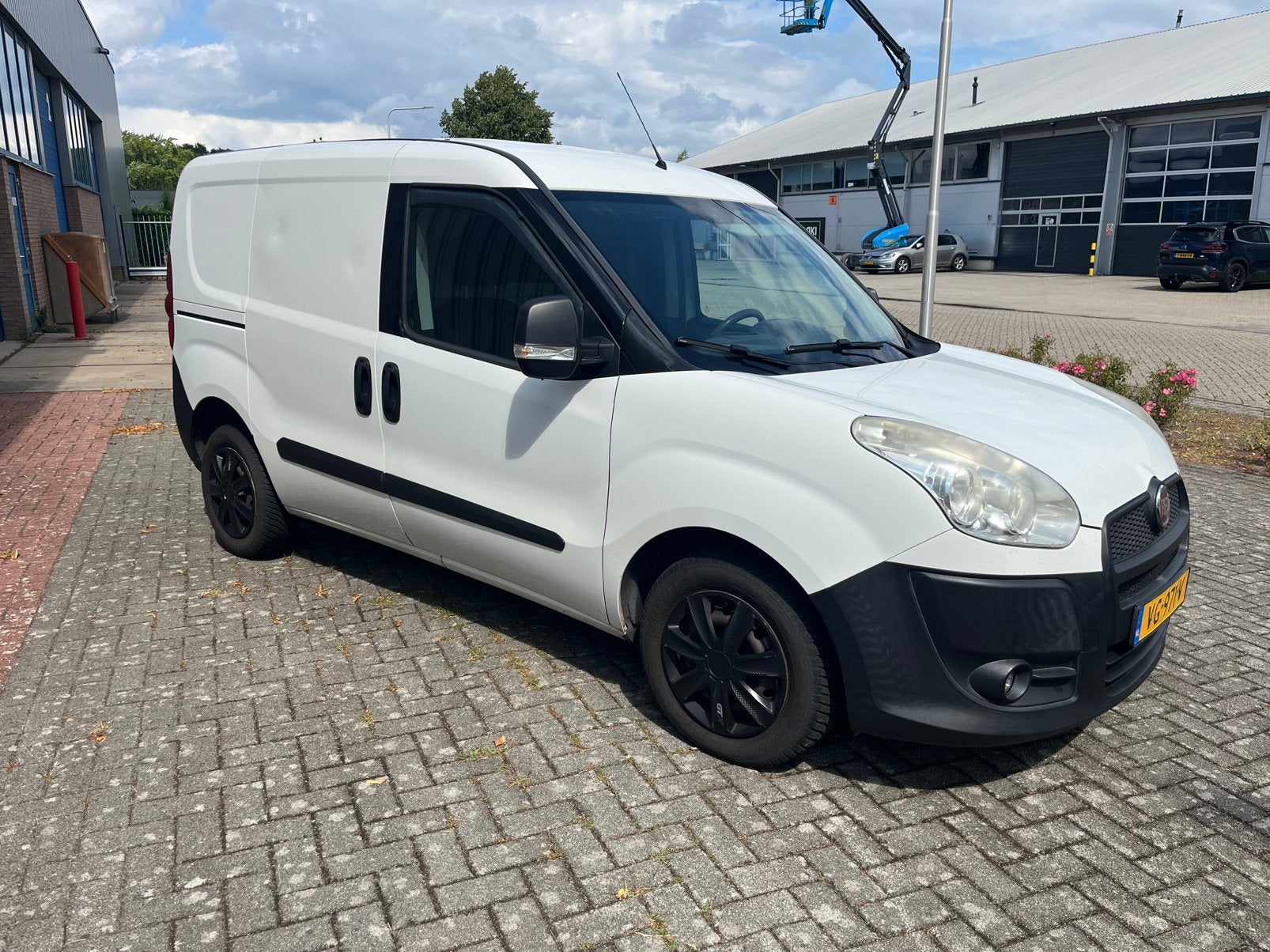 Fiat Doblo 1.6 D AUTOMAAT van 2014-Airco, Euro 5, Stof, 4 cilinders, Wit