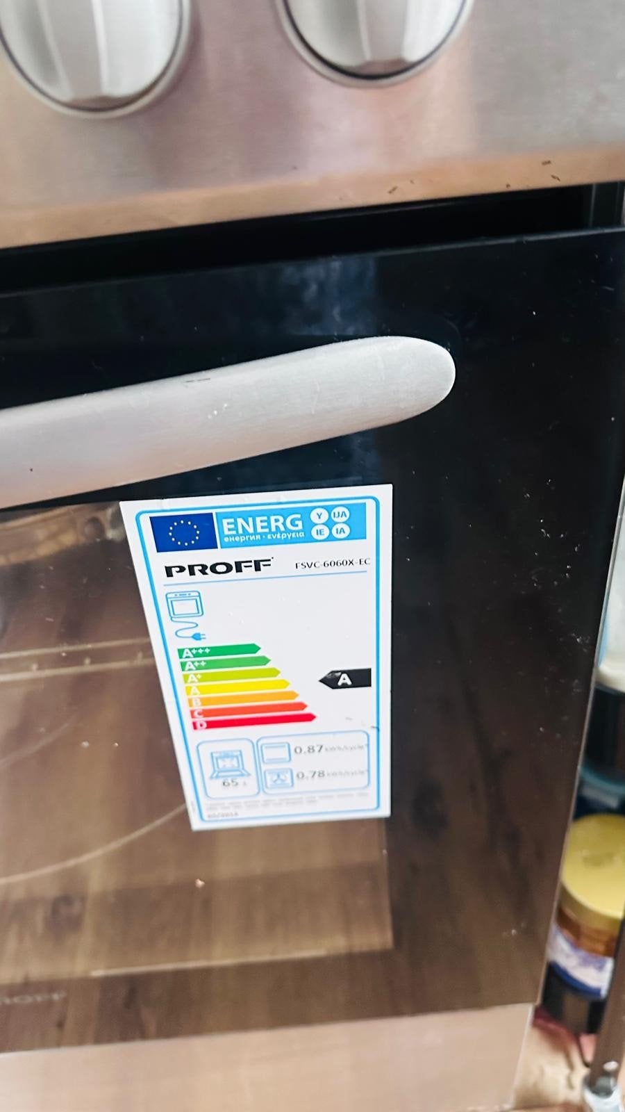 Elektrisch fornuis met defecte oven - 1 jaar oud, Witgoed en Apparatuur, Fornuizen, Vrijstaand, 85 tot 90 cm, Elektrisch, 4 kookzones