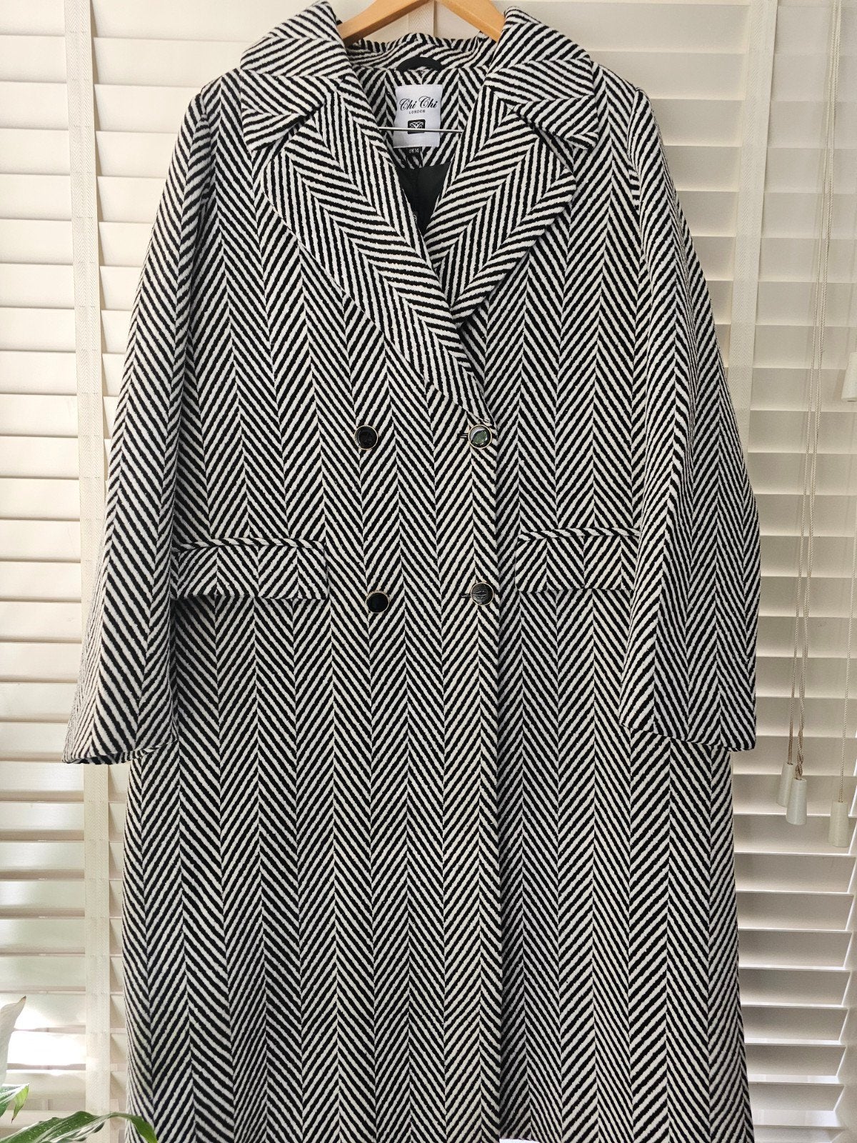 Chi Chi London Zwart-witte visgraat jas, Zwart, Maat 42/44 (L), Nieuw, Ophalen of Verzenden