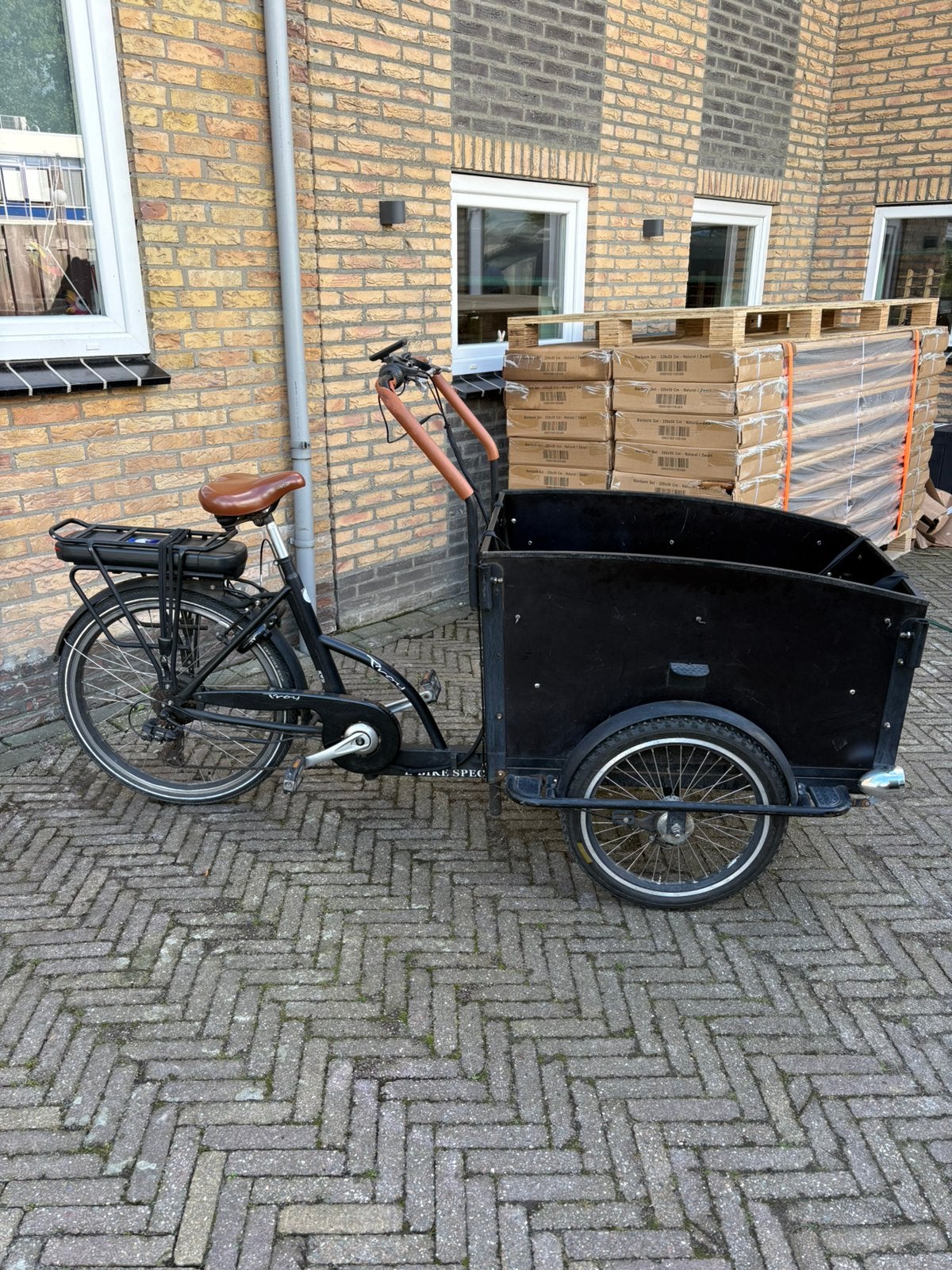 Elektrische bakfiets merk Troy, Ophalen, Zo goed als nieuw, 4 kinderen of meer