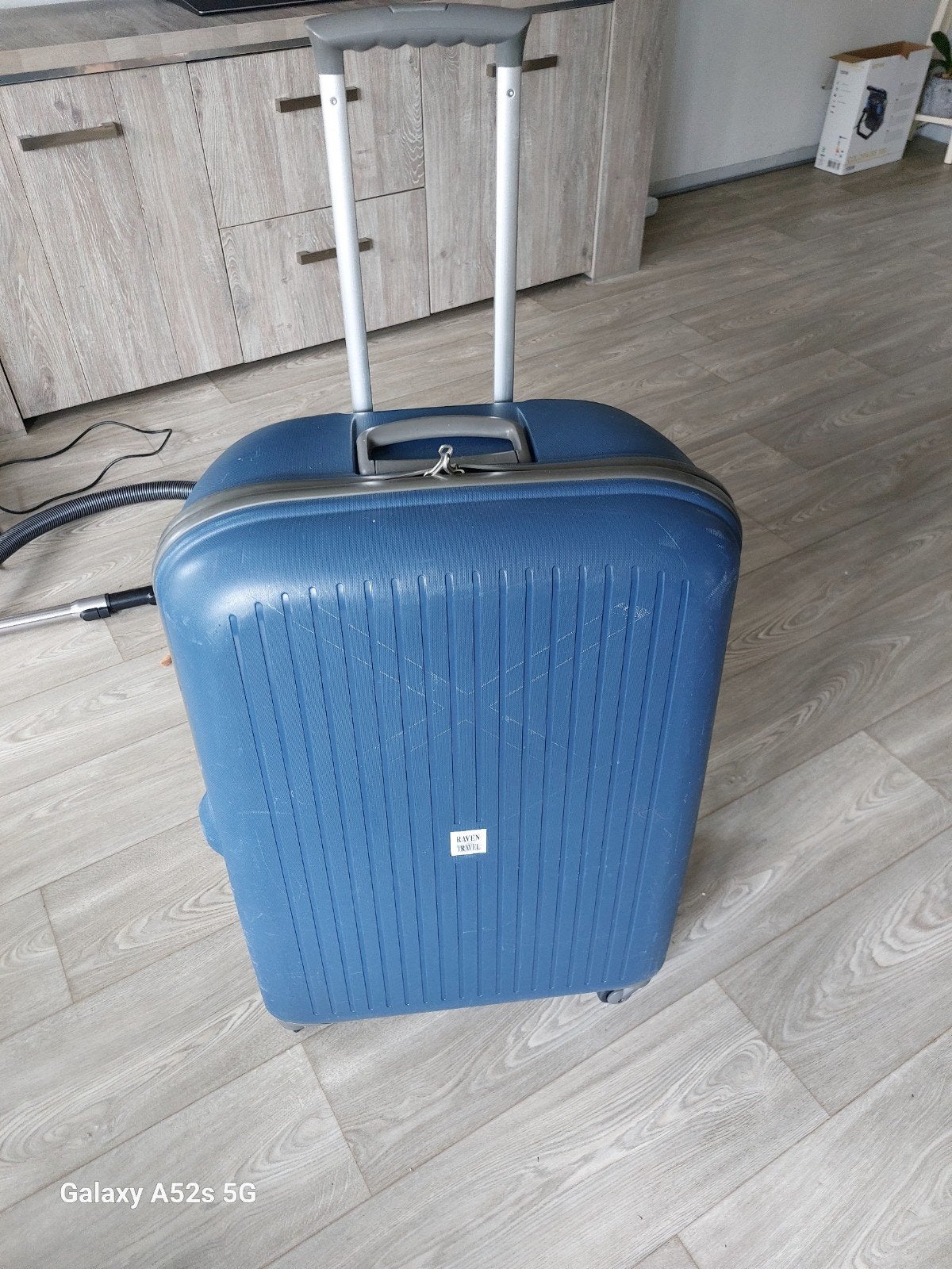 grote blauwe  travel koffer., Ophalen, Hard kunststof, 70 cm of meer, 45 tot 55 cm