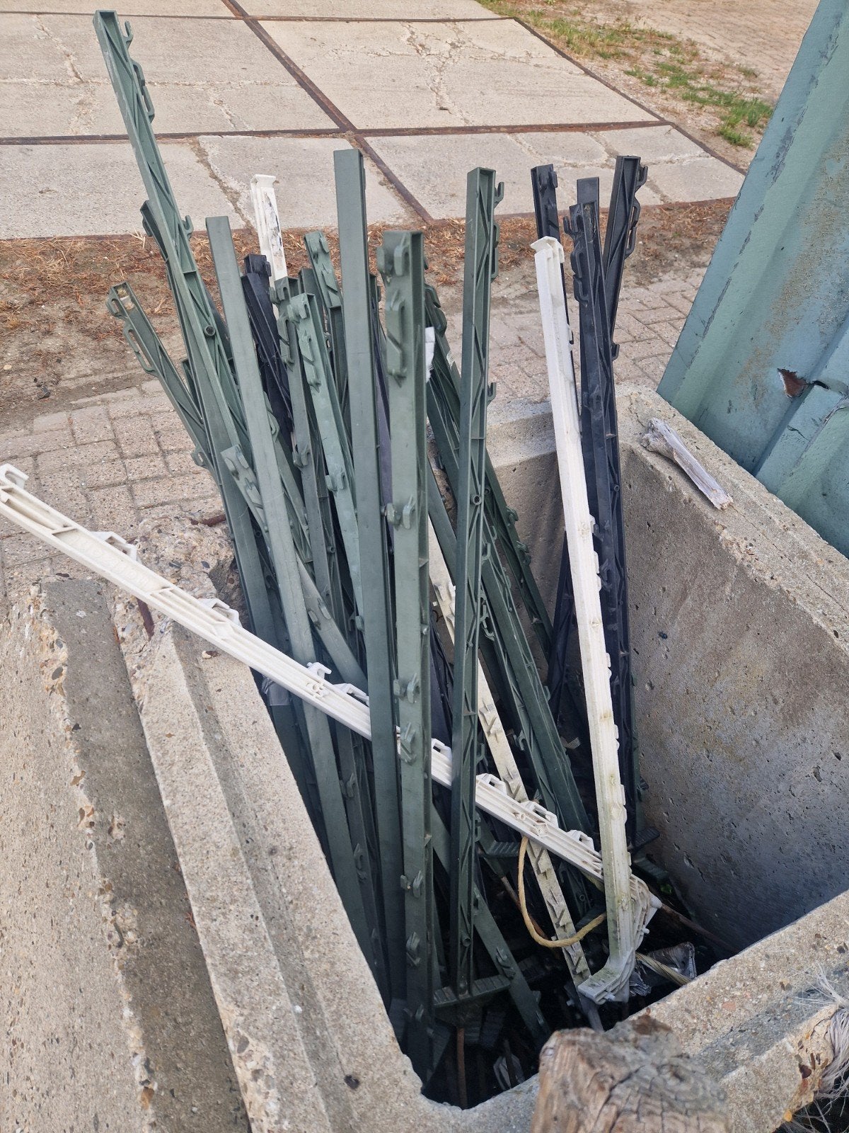 Kunststof hekwerkpalen voor diverse toepassingen, Tuin en Terras, Tuinhekken en Hekwerk, Ophalen of Verzenden, Gebruikt, Kunststof