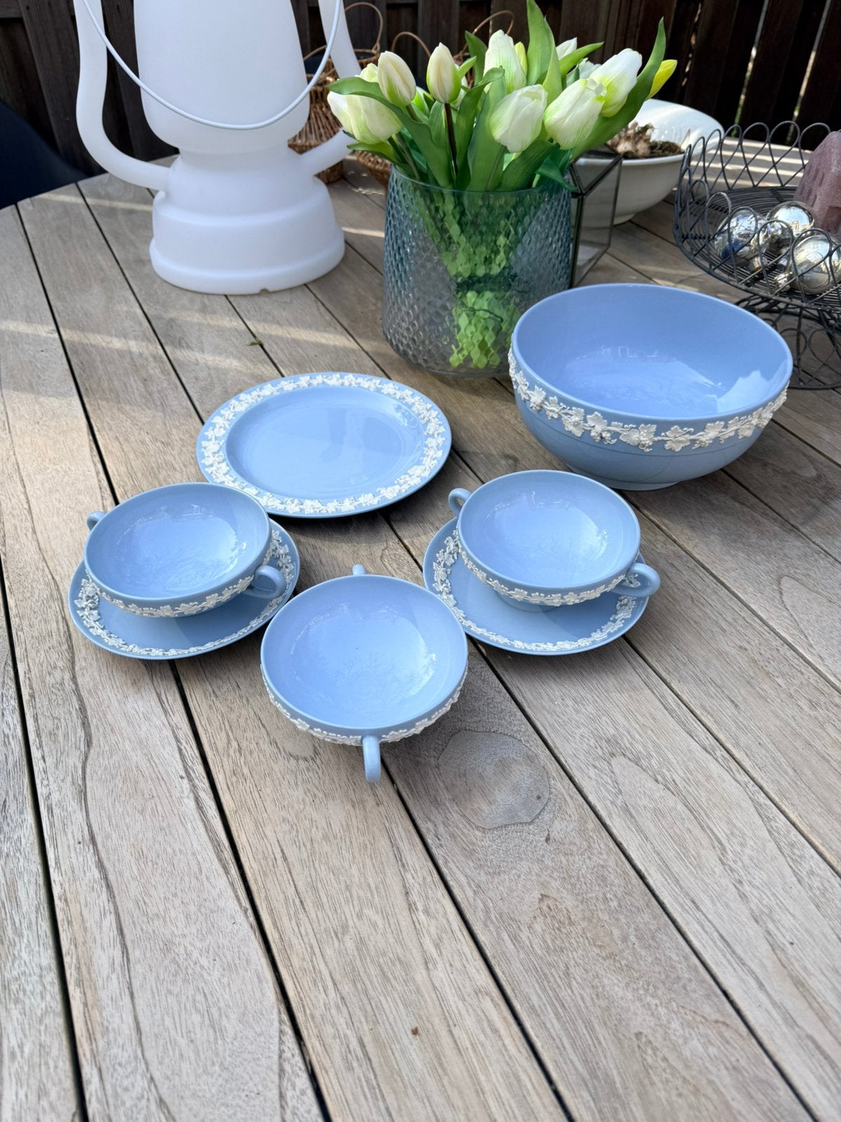 Wedgwood Embossed barleston soekommen schaal borden, Ophalen, Zo goed als nieuw, Porselein, Bord of Schaal