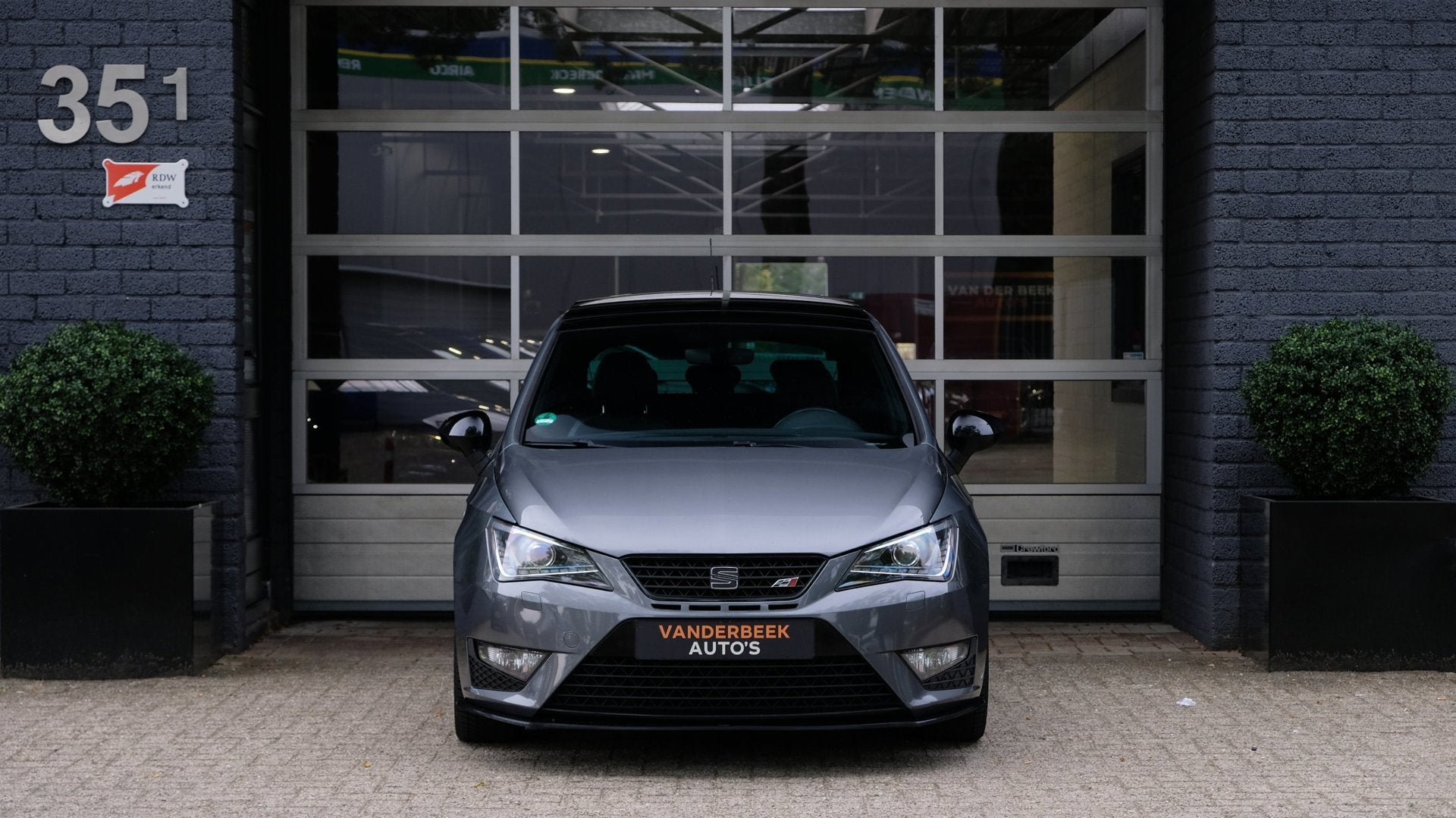 Seat Ibiza SC 1.8 TSI Cupra 192PK Carplay|Pano|Downpipe|Spar, Auto's, Voorwielaandrijving, 1160 kg, Gebruikt, 4 stoelen