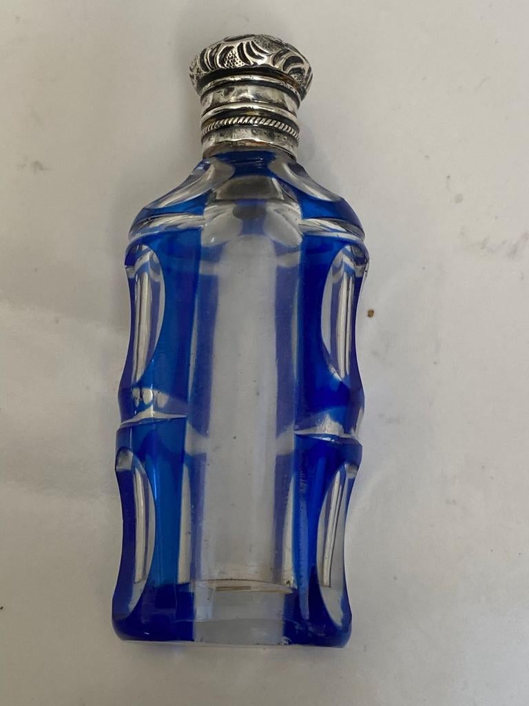Victoriaans parfum flesje kobalt zilver, Antiek en Kunst, Verzenden, Zilver