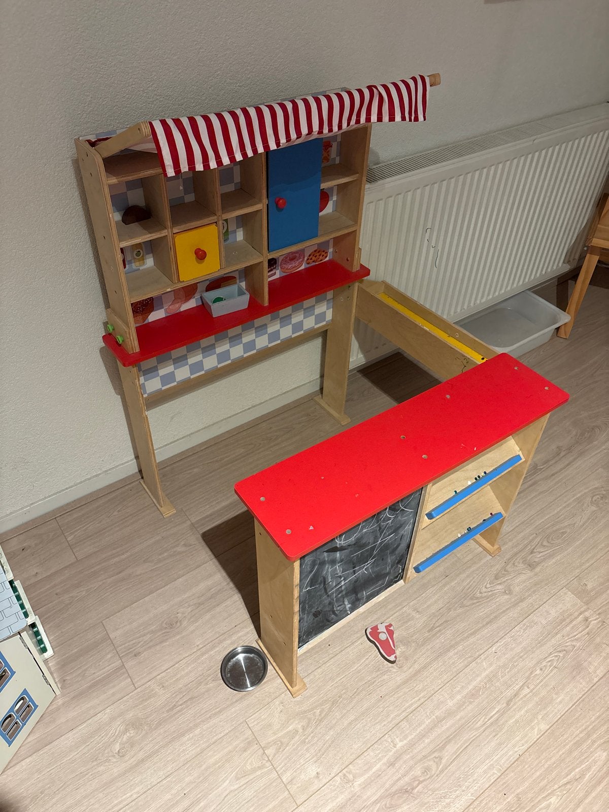 Houten speelgoedwinkeltje / marktkraam, Ophalen, Gebruikt, Jongen of Meisje