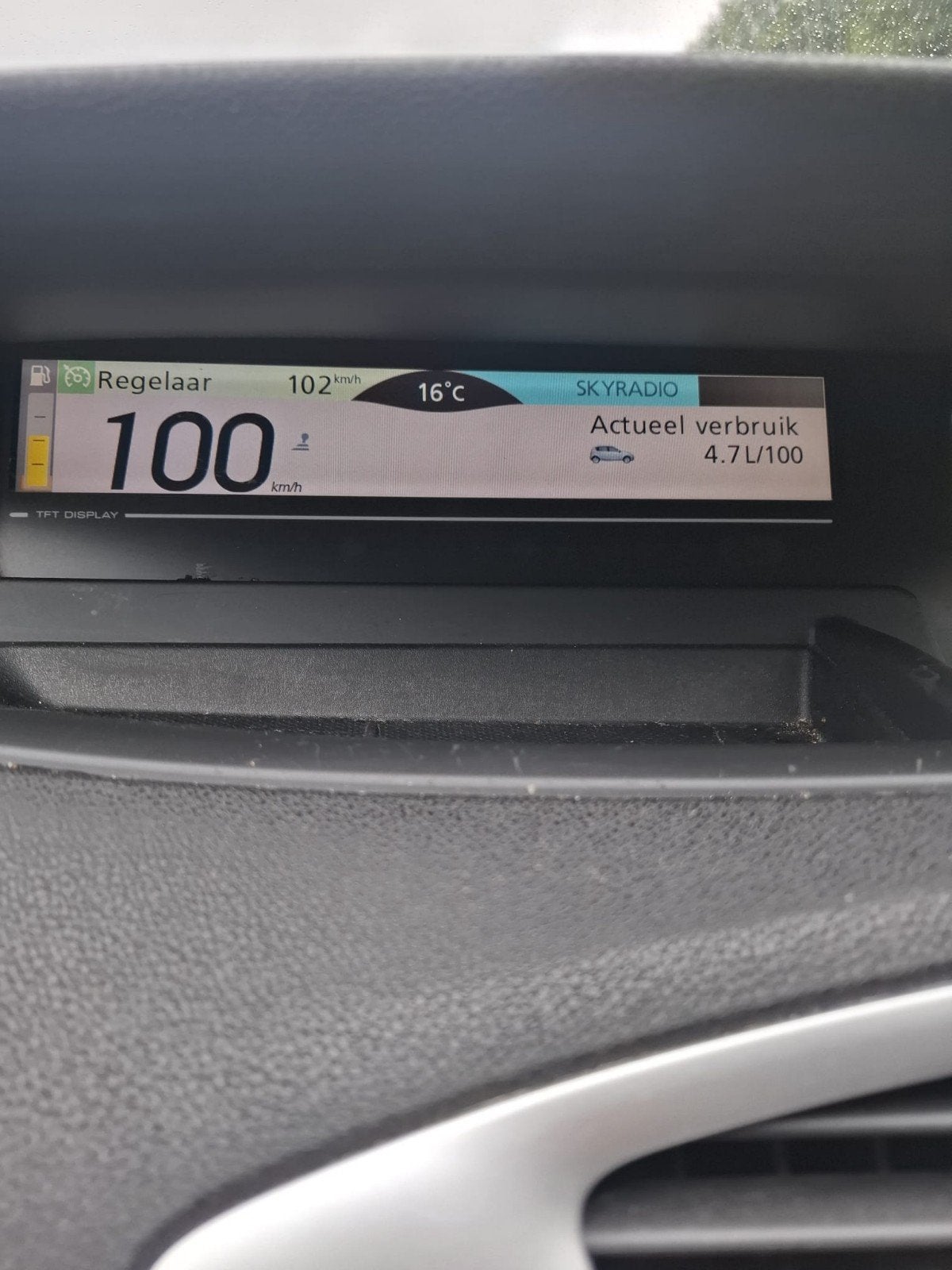 Foto 16 van RENAULT GRAND SCENIC 1.4i 6 VERSN. AIRCO APK CRUISE KEYLESS