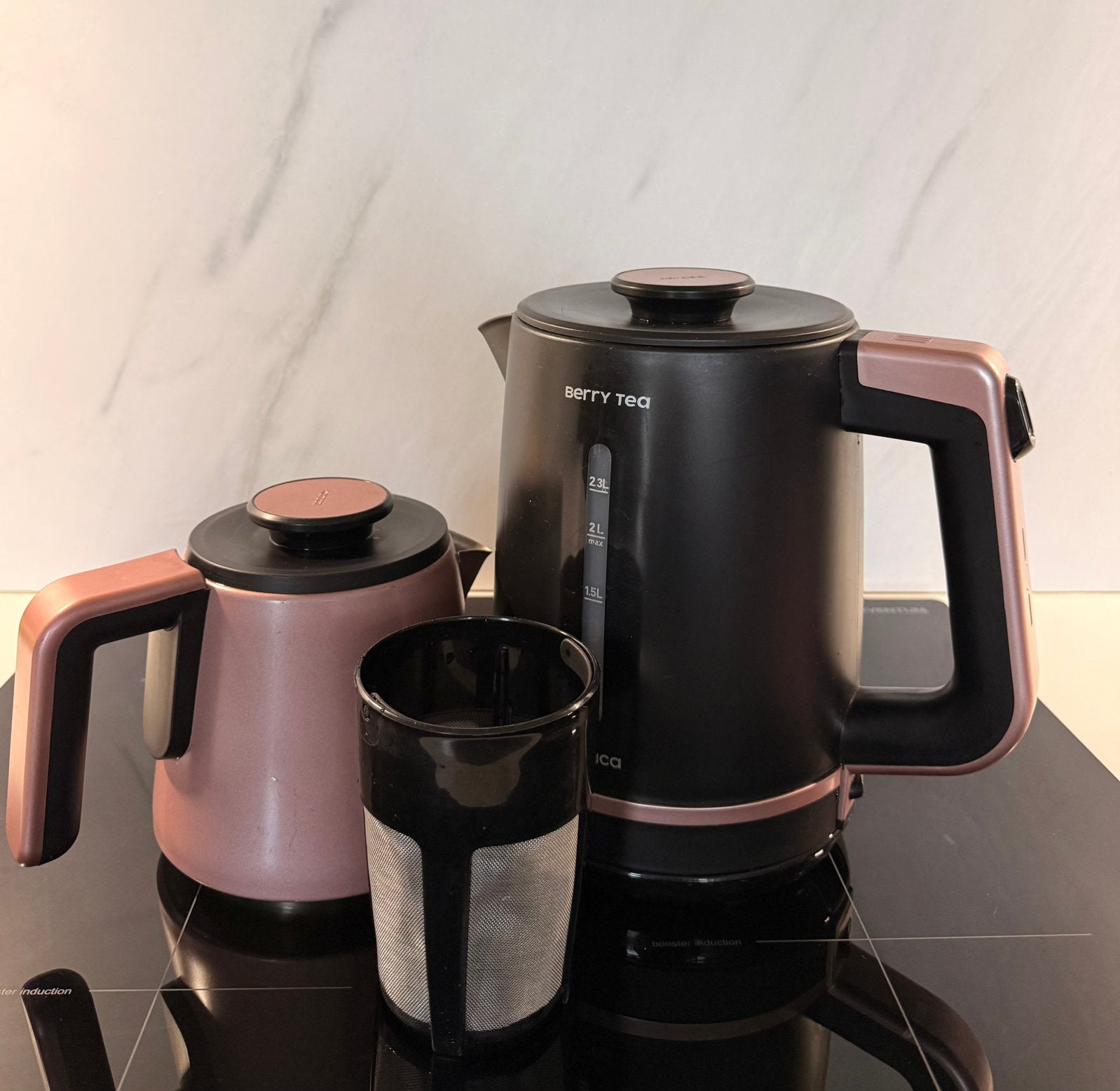 Karaca Berry Tea XL Theemaker (2.3L) – Roségoud / Zwart, 2 liter of meer, Ophalen, Zo goed als nieuw, Rvs