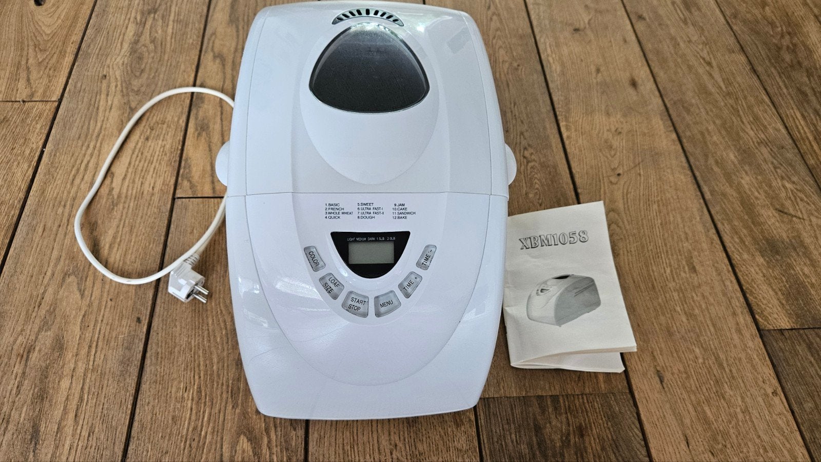 XBM1058 Broodbakmachine, Witgoed en Apparatuur, Broodbakmachines, Kijkvenster, 800 tot 1200 gram deeg, Zo goed als nieuw, Ophalen