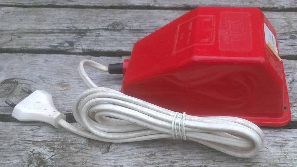 Transformator 230 Volt - 6 Volt, 2 Ampere, Gebruikt, Ophalen of Verzenden, Nb, Nb