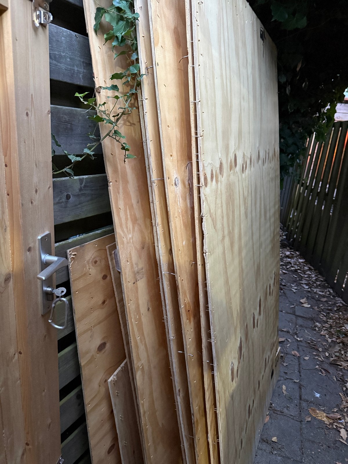 Diverse partij hout: planken, balken en platen, Doe-het-zelf en Verbouw, Hout en Planken, 25 tot 50 mm, Zo goed als nieuw, Balk