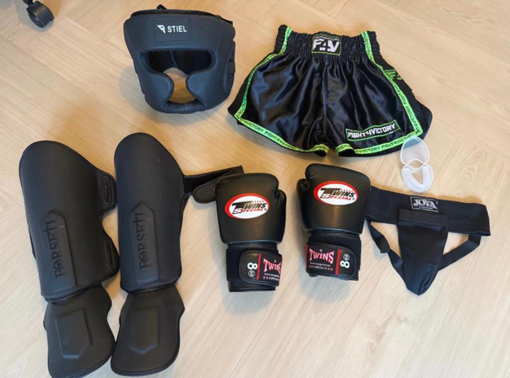 Complete set kickboks spullen 8oz/xs, Ophalen of Verzenden, Zo goed als nieuw