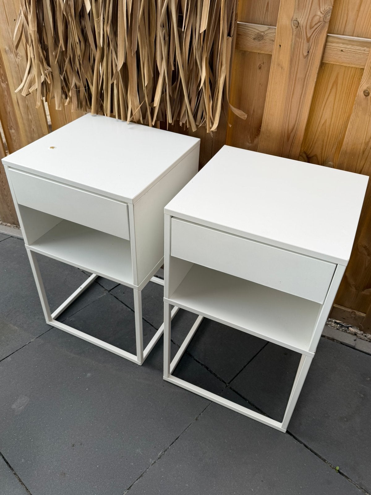 2 Vikhammer nachtkastjes Ikea, Ophalen, Gebruikt, Minder dan 45 cm