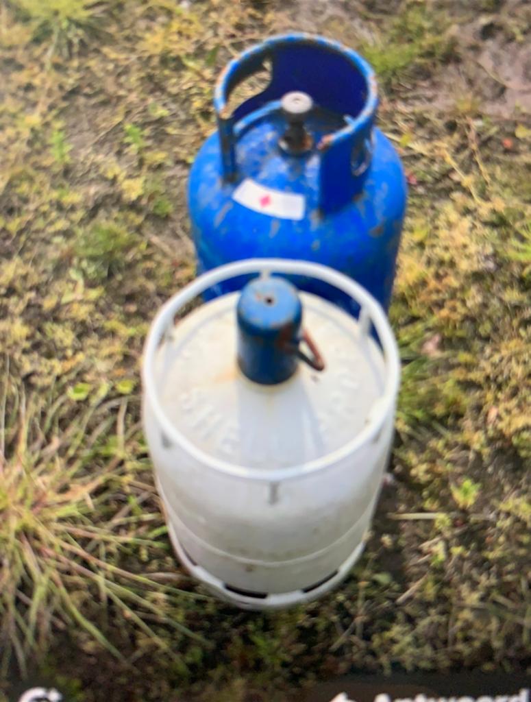 2 gasflessen, Ophalen, Gebruikt, Blauw, Metaal