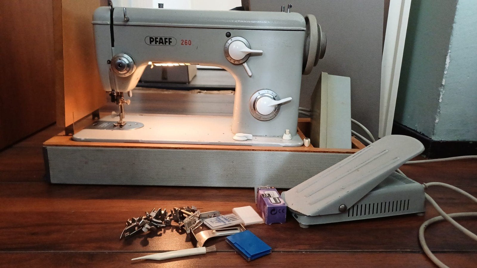 Naaimachine 260 pfaff, Hobby en Vrije tijd, Naaimachines en Toebehoren, Ophalen of Verzenden, Gebruikt, Naaimachine, Pfaff