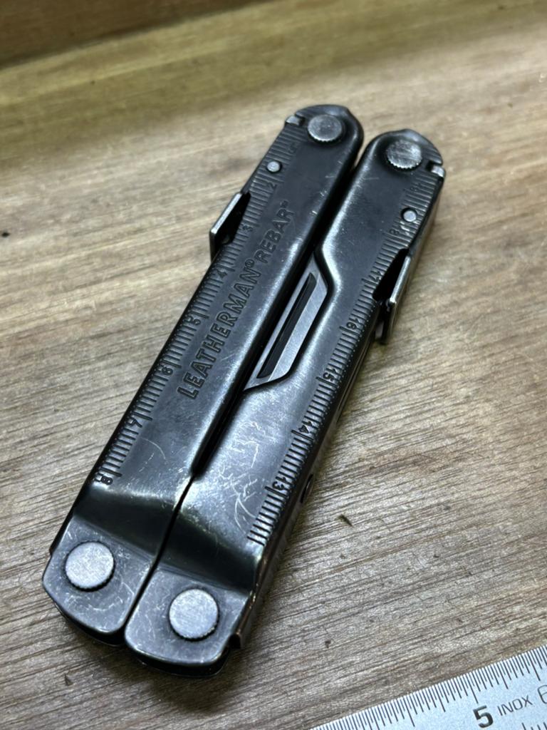 LEATHERMAN REBAR, Doe-het-zelf en Verbouw, Gereedschap | Handgereedschap, Ophalen of Verzenden, Gebruikt
