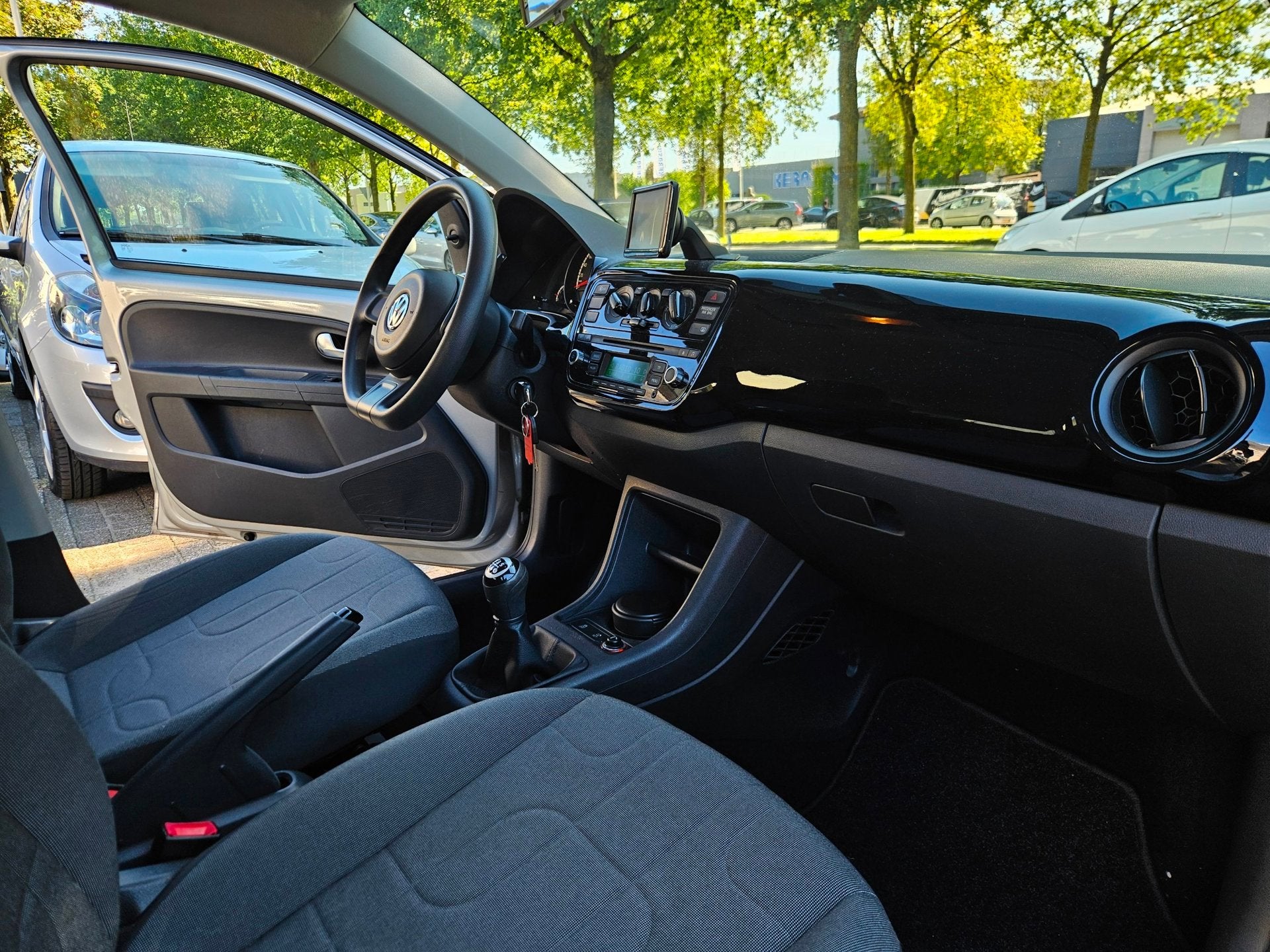 Foto 13 van Volkswagen Up! 1.0 move up! BlueMotion*Zeer mooi!*NAP