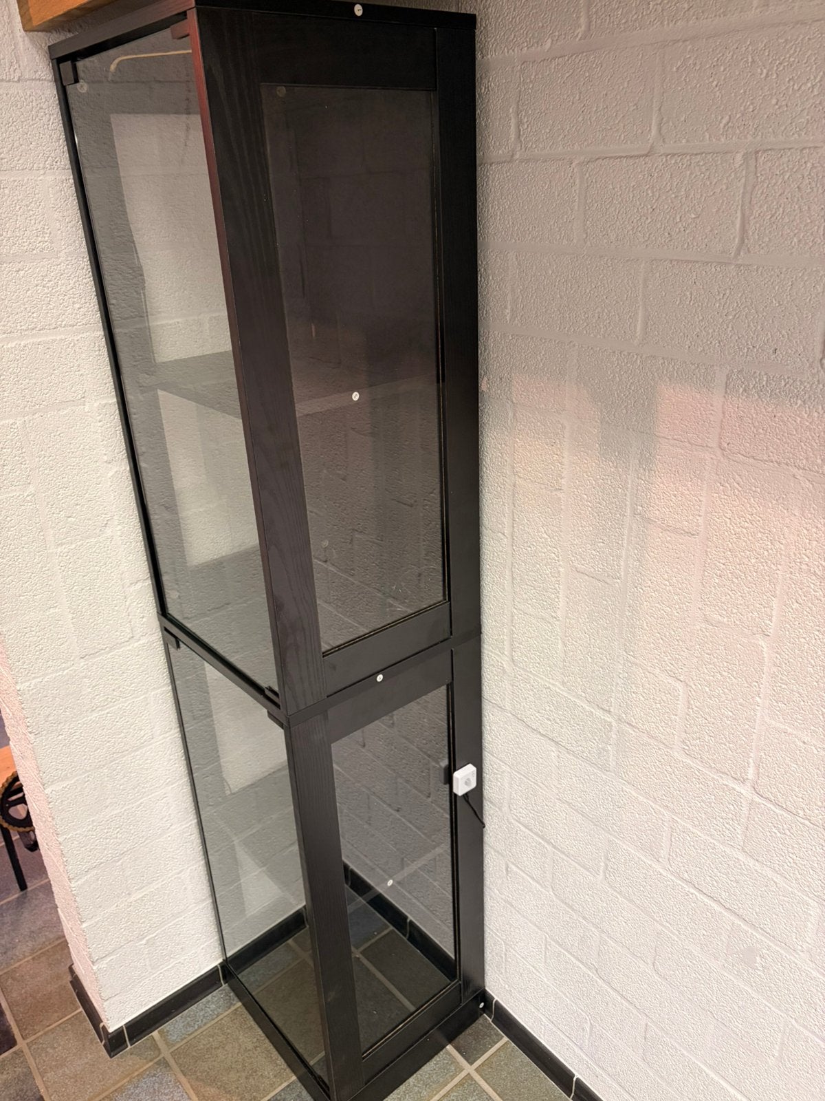 Nette vitrinekast met verlichting, Huis en Inrichting, Kasten | Vitrinekasten, Ophalen, Kast, Kast, Kast