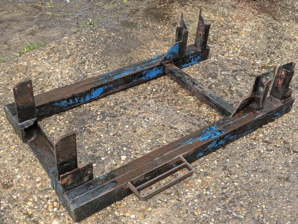 subframe & frontgewicht frame ihc 633, Zakelijke goederen, Agrarisch | Onderdelen | Banden, Velgen en Assen, Ophalen