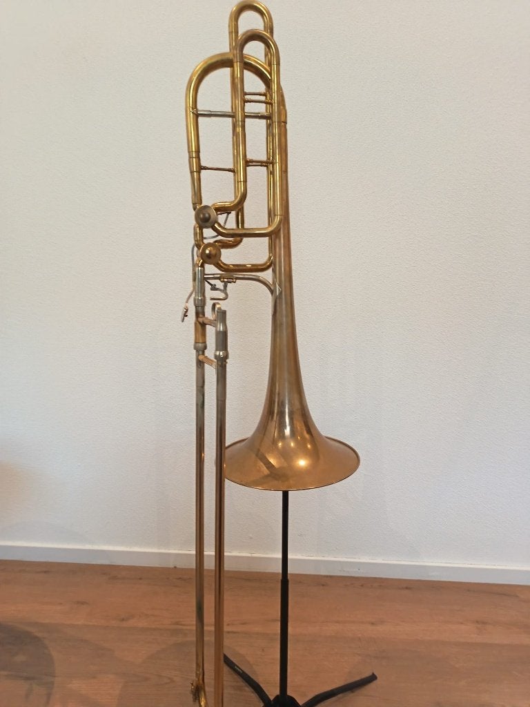 Vintage King 2108 8B Bass Trombone 10.5 bell + accessories, Ophalen, Gebruikt, Bas, Met koffer