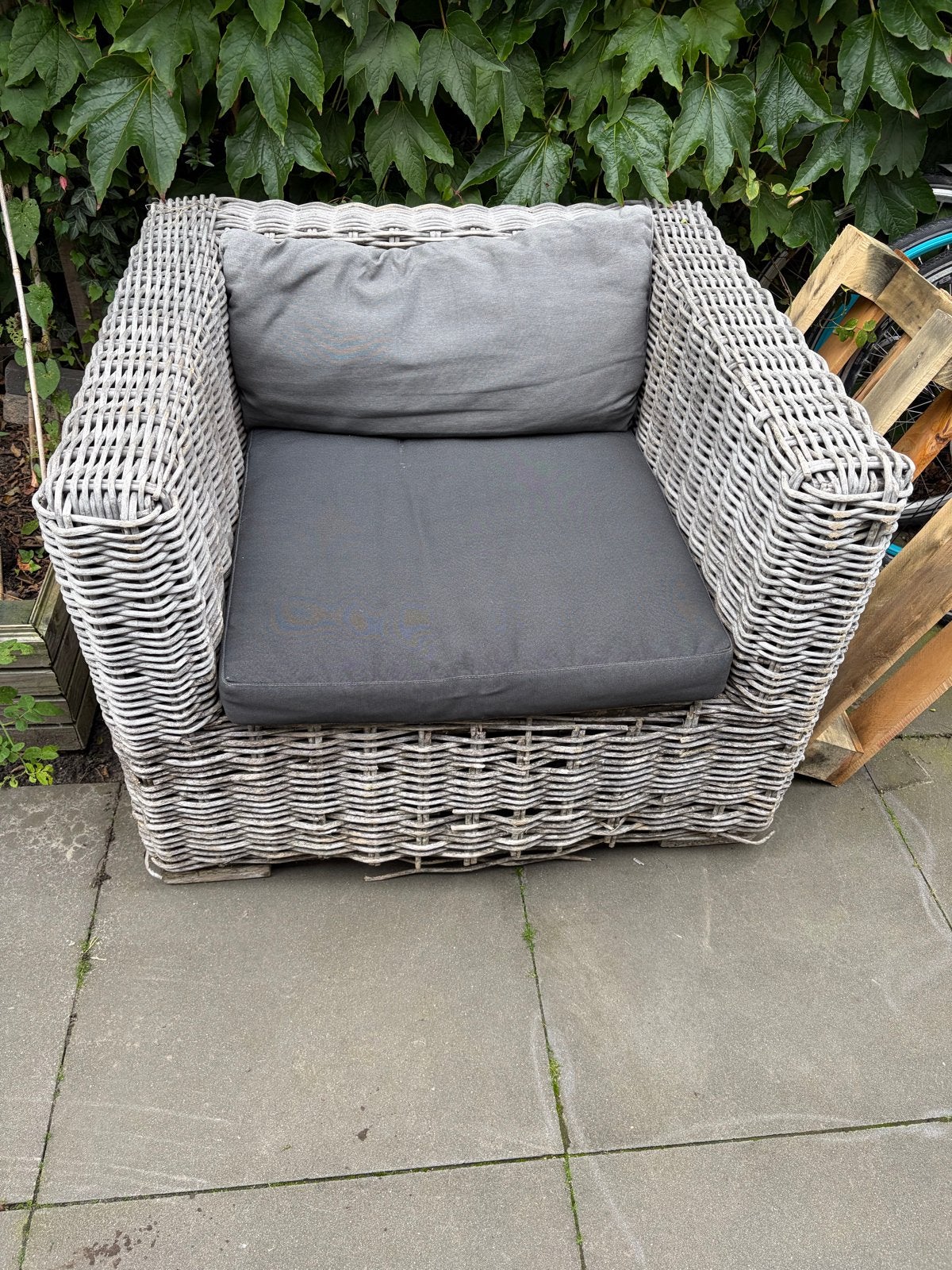 2 Rieten lounge tuinstoelen met kussens - Gratis af te halen, Tuin en Terras, Ophalen, Gebruikt, Rotan