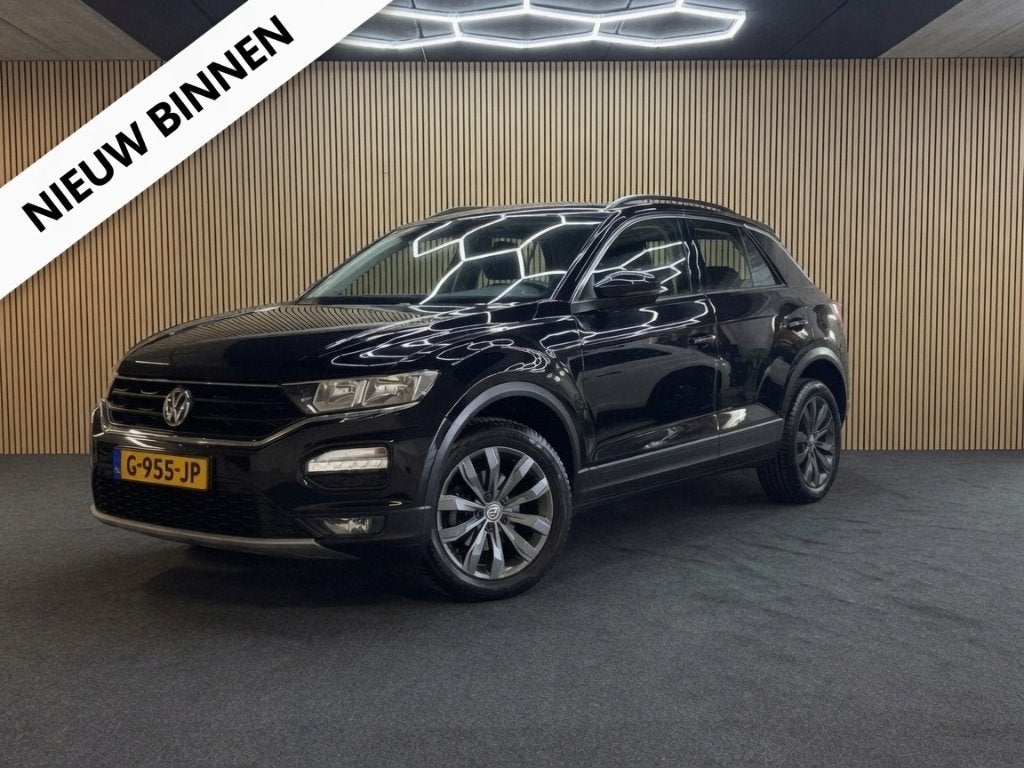 Volkswagen T-Roc 1.0 TSI 2019 Zwart - NAP, Carplay, Parksens, Auto's, Voorwielaandrijving, Stof, Euro 6, Zwart