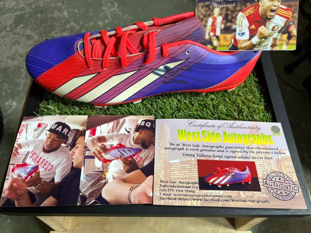Verschillende gesigneerde voetbalschoenen, Maat XL, Ophalen of Verzenden, Schoenen