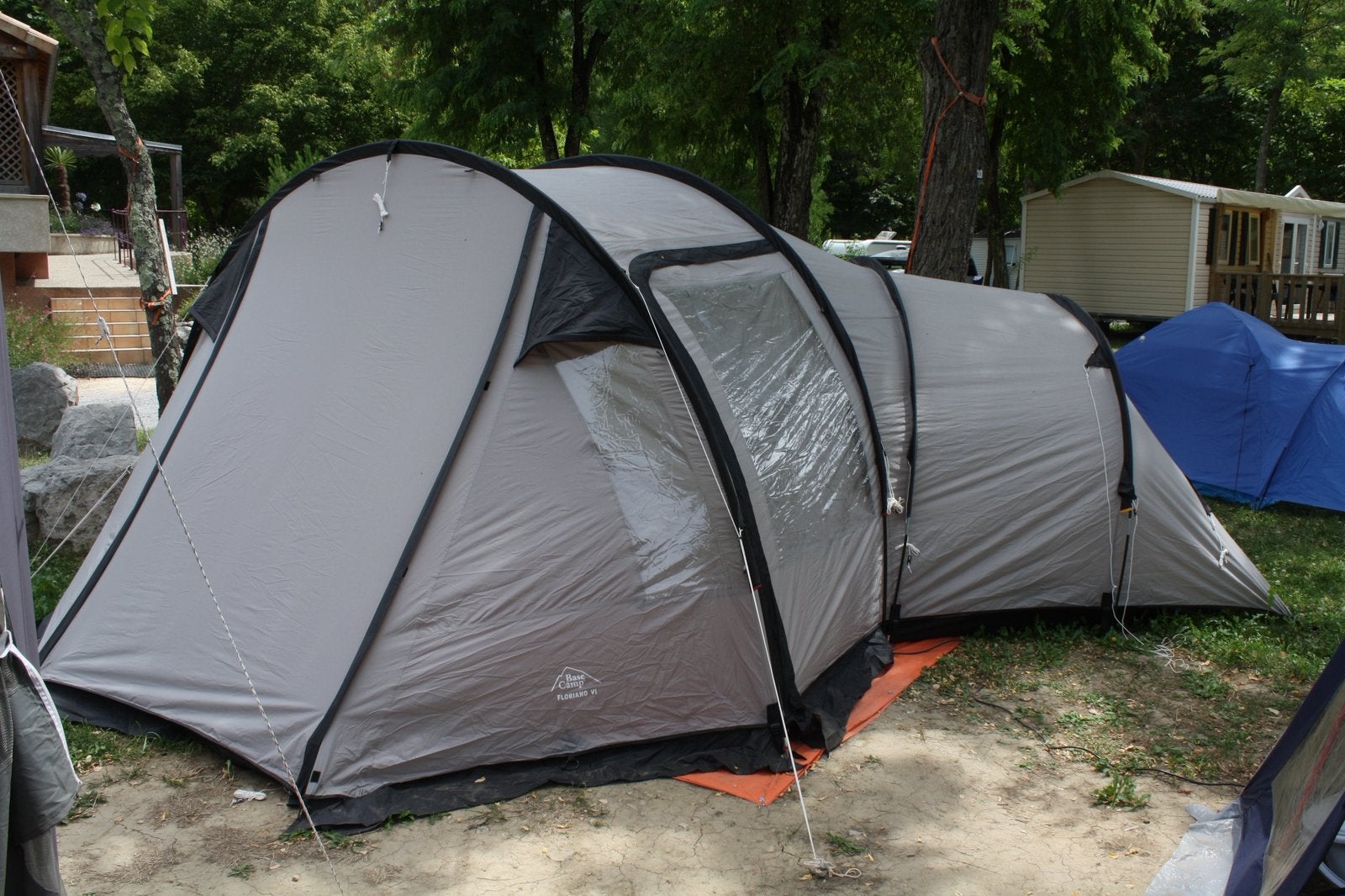 Tent - 6 persoons > Base camp - floriano Vl, Caravans en Kamperen, Tenten, Ophalen, Zo goed als nieuw