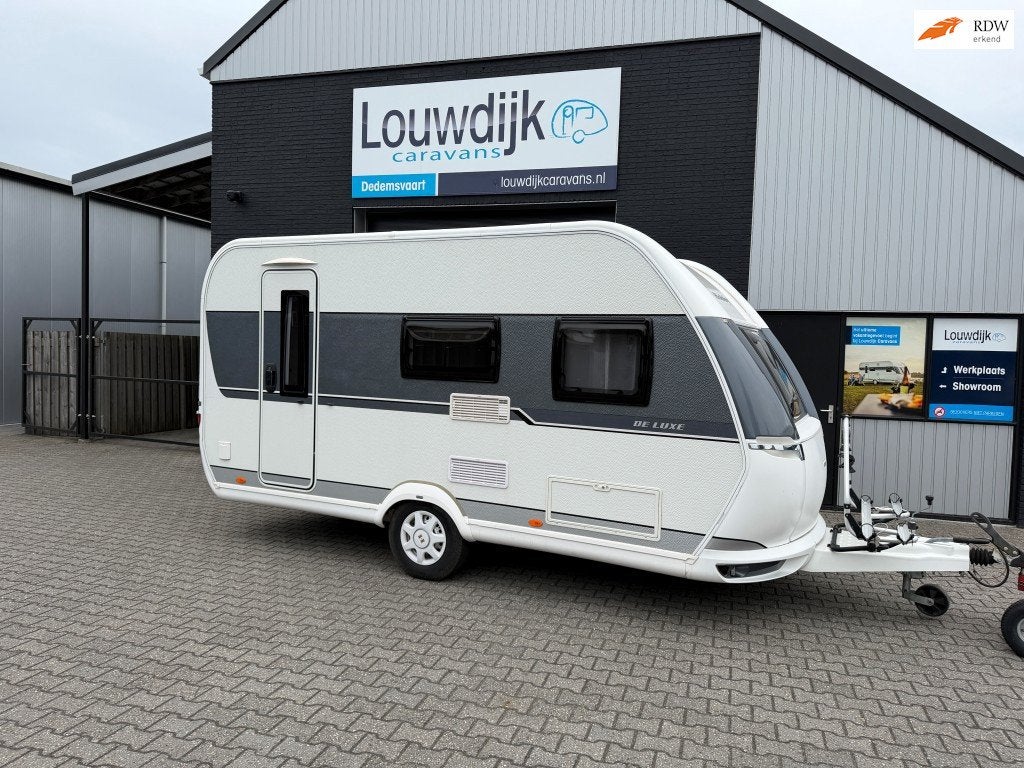 HOBBY De Luxe 440 SF ’21 (Vastbed 210cm), Caravans en Kamperen, Caravans, Vast bed, Hobby, Bedrijf, Treinzit