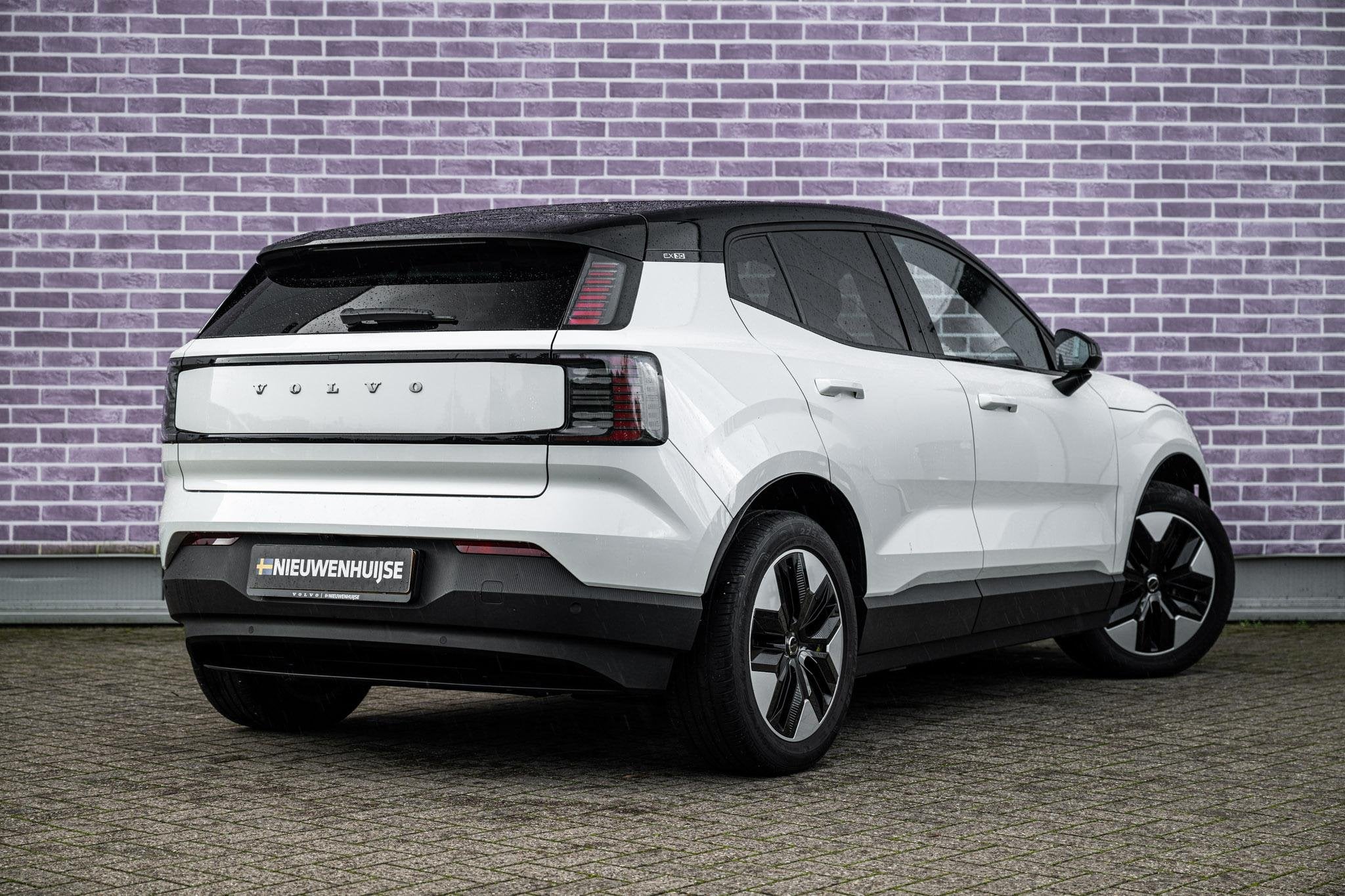 Volvo EX30 Single Motor 51 kWh Plus | Harman/Kardon Audio |, Achterwielaandrijving, Gebruikt, Leder en Stof, Wit