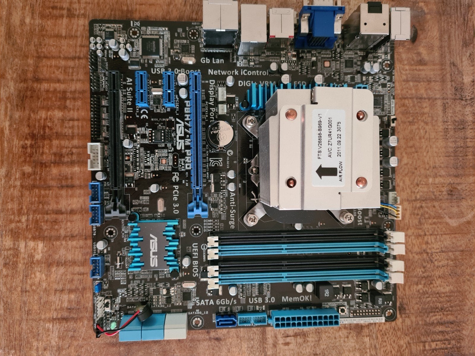 ASUS PBH 77-M PRO Moederbord met Intel Core i7-processor, Gebruikt, DDR3, Ophalen of Verzenden, ATX