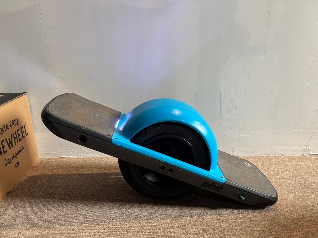 Onewheel Pint met fender - maar 60 km gereden, Sport en Fitness, Skateboarden, Ophalen, Zo goed als nieuw, Overige typen