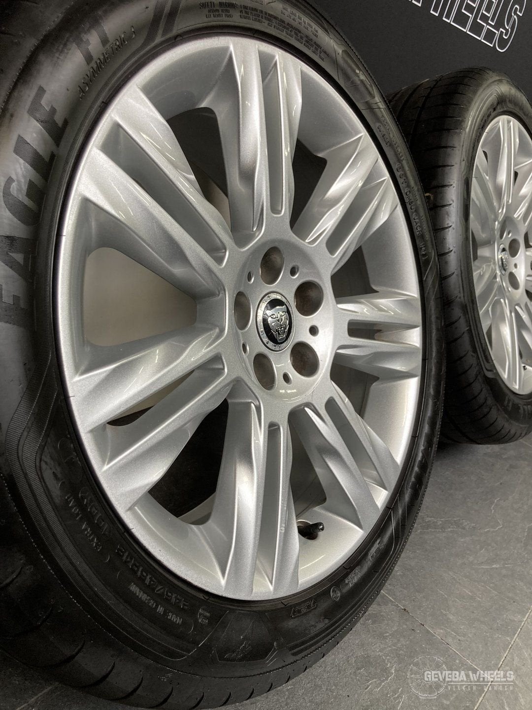 18” originele Jaguar XK velgen + banden 5x108 245/45/18 GX63, Auto-onderdelen, Banden en Velgen, 18 inch, -, -, Banden en Velgen