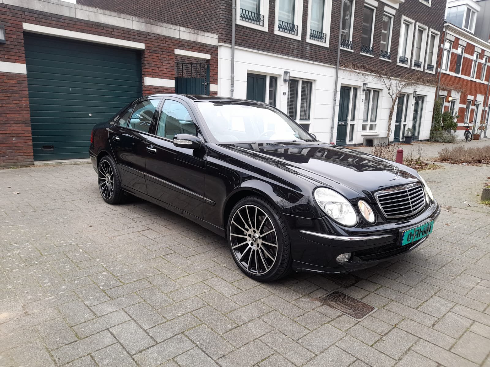 Mercedes-Benz E-Klasse 5.0 E500  AUT 2002 Zwart NAP! Vol!, Auto's, Automaat, Achterwielaandrijving, 8 cilinders, Zwart
