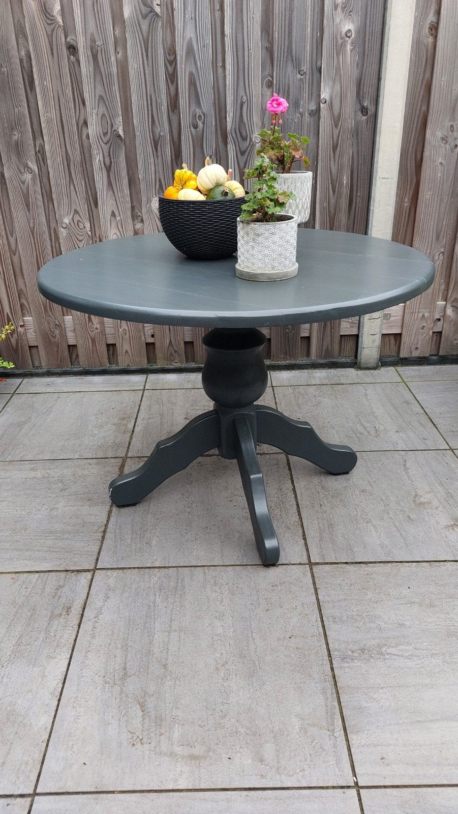 Ronde tafel voor buiten of binnen zwart / antracietgrijs, Tuin en Terras, Ophalen of Verzenden, Rond, Hout