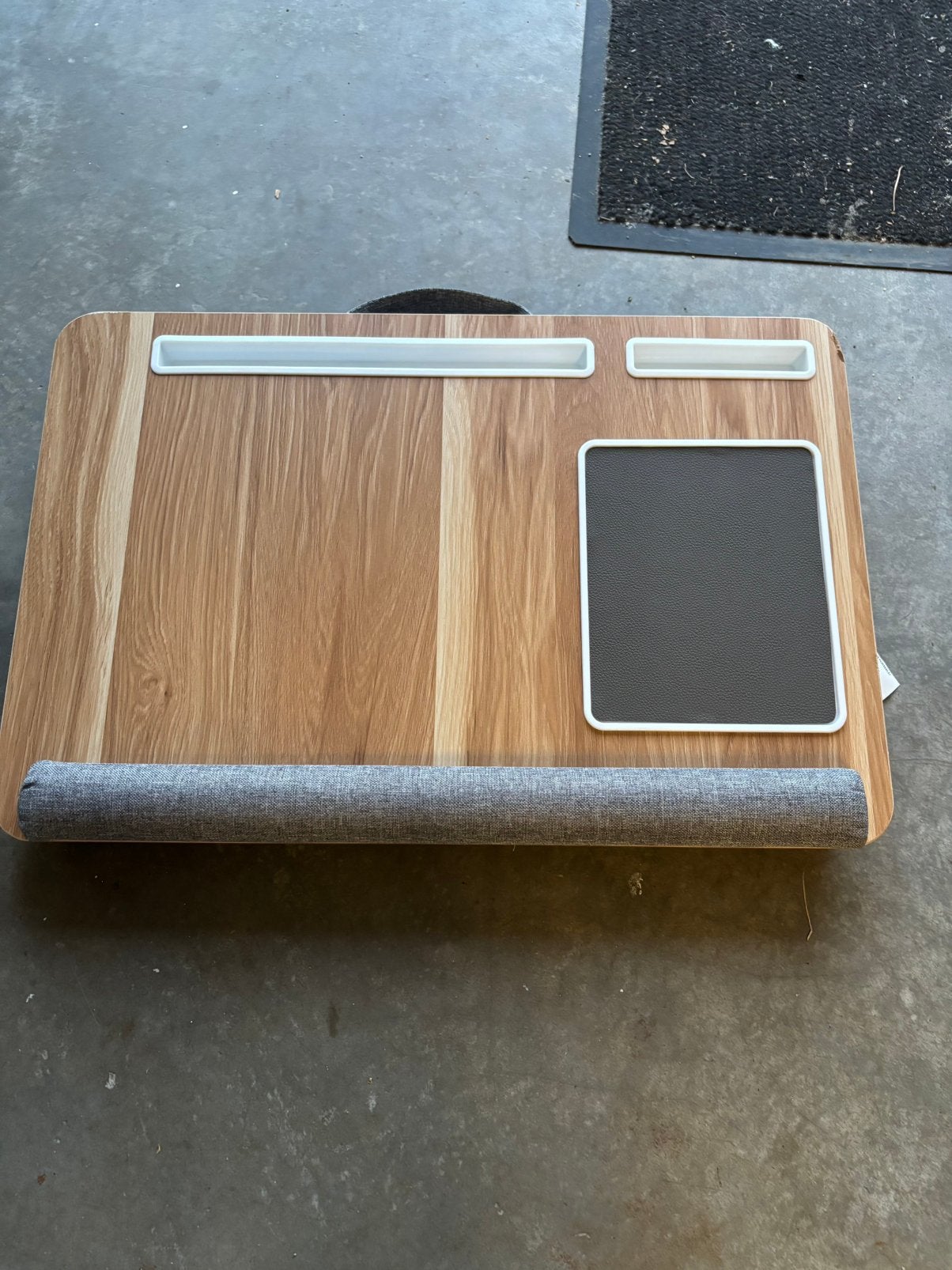 Houten laptoptafel met muismat en polssteun, Ophalen, Gebruikt