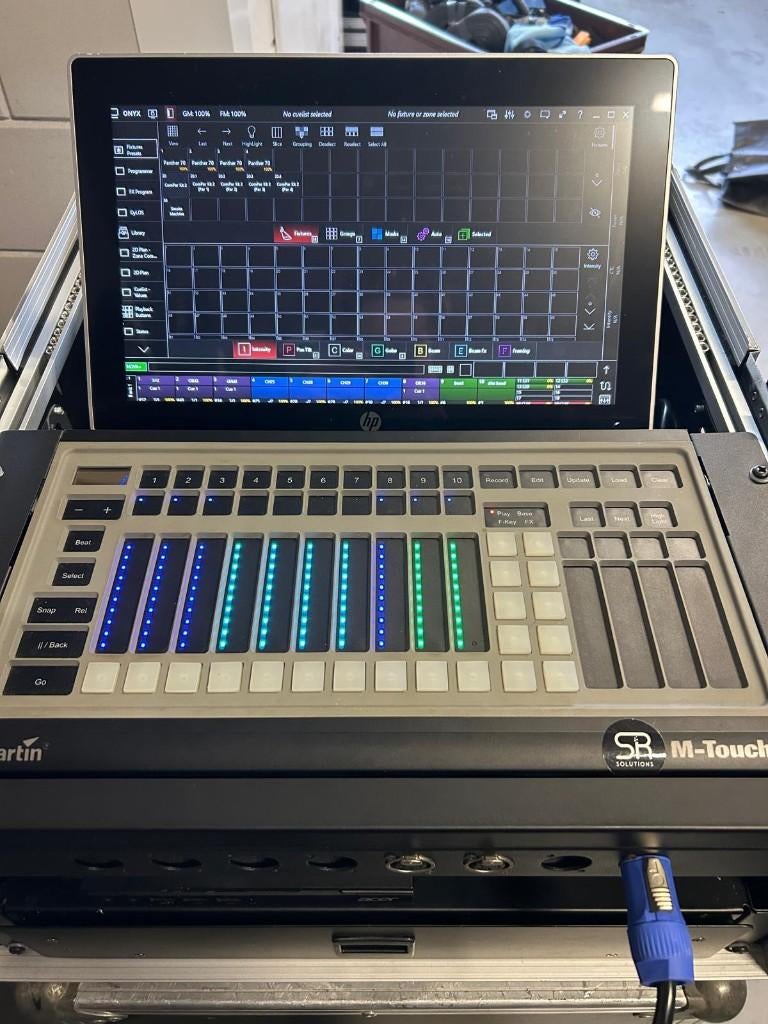Martin M-Touch + mini PC in flightcase met touchscreen, Muziek en Instrumenten, Licht en Laser, Ophalen, Zo goed als nieuw, Licht