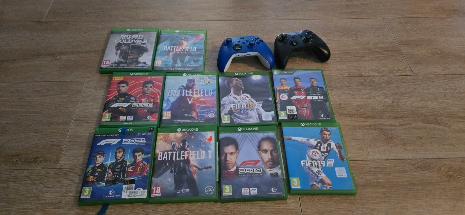 Xbox One X Scorpio Edition met 2 controllers en 11 spellen, Ophalen, X box one x, Gebruikt, 2 spelers