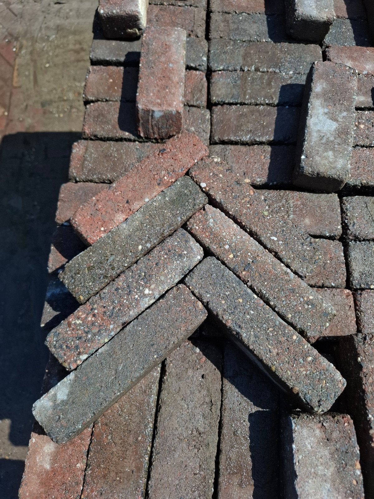 27m² beton waalformaat blauw/rood, gebruikt, op pallet, Tuin en Terras, Ophalen of Verzenden, Beton, Terrastegels
