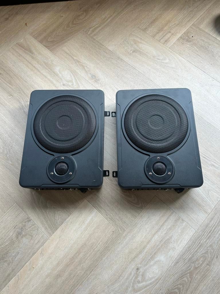 Set van 2 under seat subwoofers, Ophalen, Zo goed als nieuw