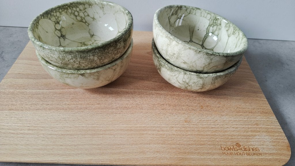 4 schaaltjes Bowles en dishes groen Espuma en serveerplank, Huis en Inrichting, Keuken | Servies, Ophalen of Verzenden, Zo goed als nieuw