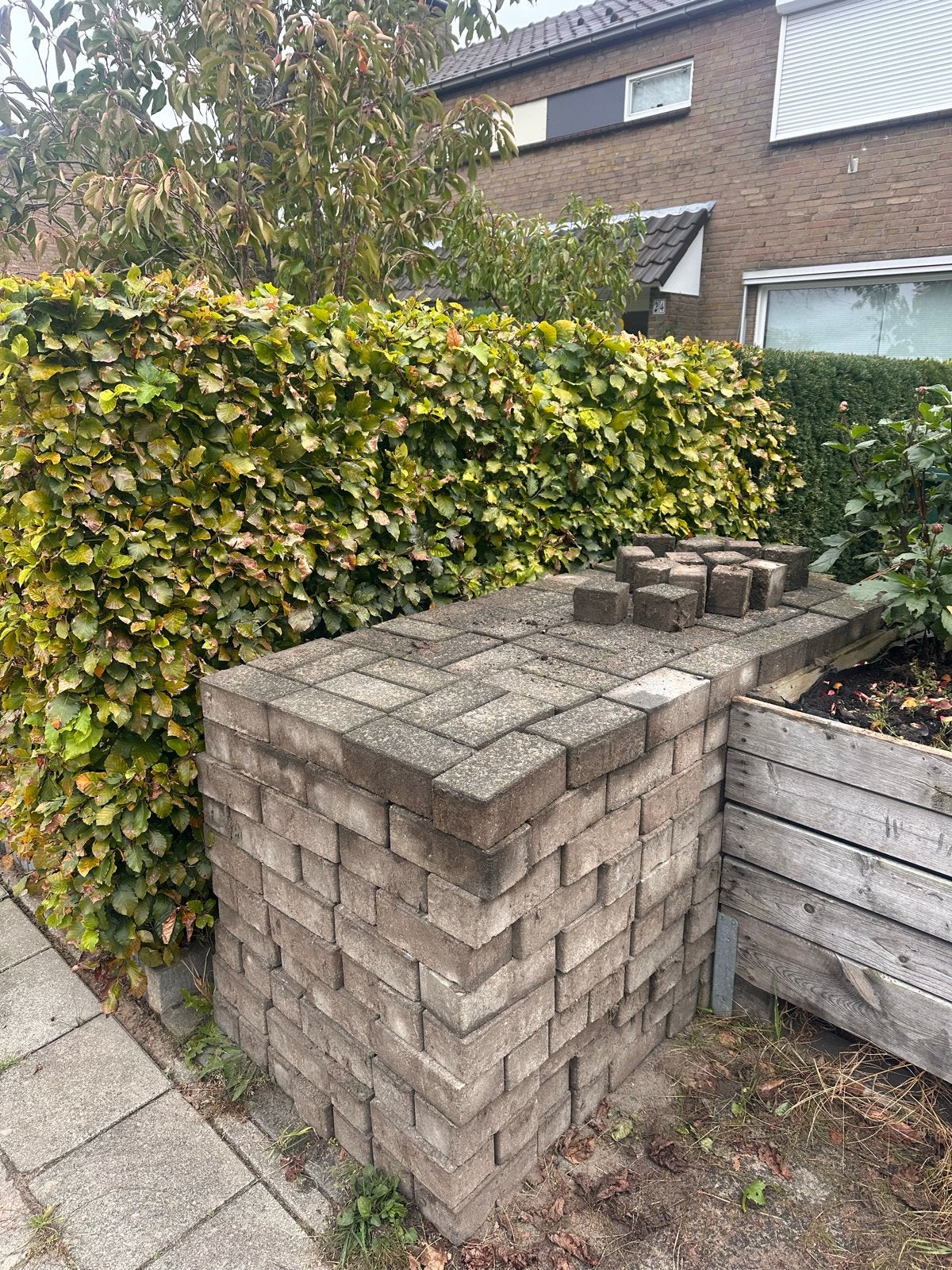 Gratis betonnen klinkers voor terras of oprit, Ophalen, Gebruikt, Klinkers, 5 tot 10 m²
