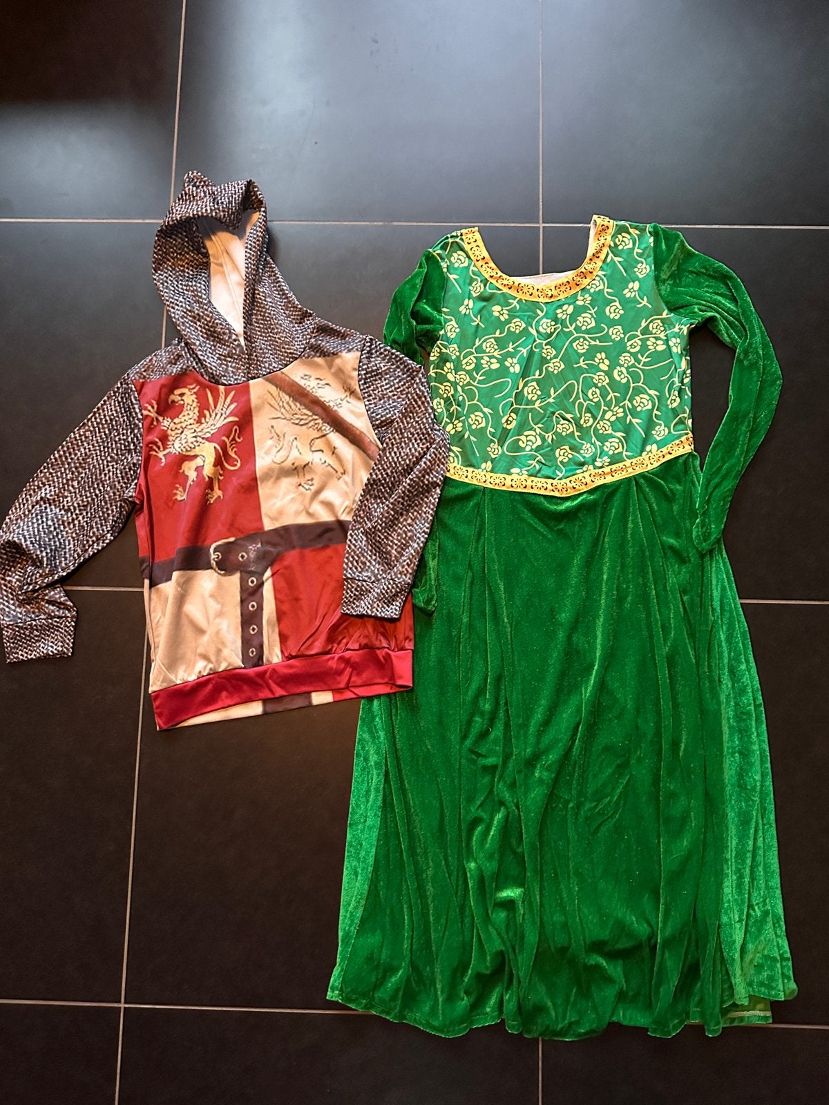 Kleding loopgroep Prinsessen (7) en Ridders (6), Ophalen, Zo goed als nieuw, Jongen of Meisje