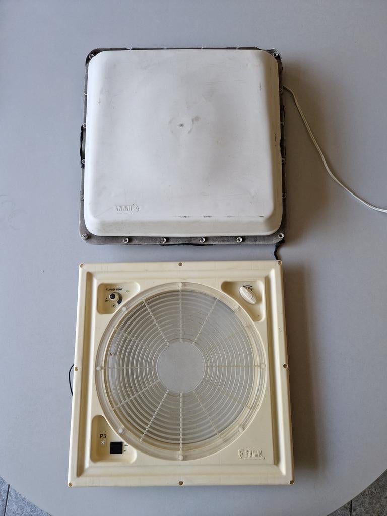 Ventilator voor camper of caravan - Fiamma Turbo-Vent, Caravans en Kamperen, Camper-accessoires, Ophalen, Gebruikt